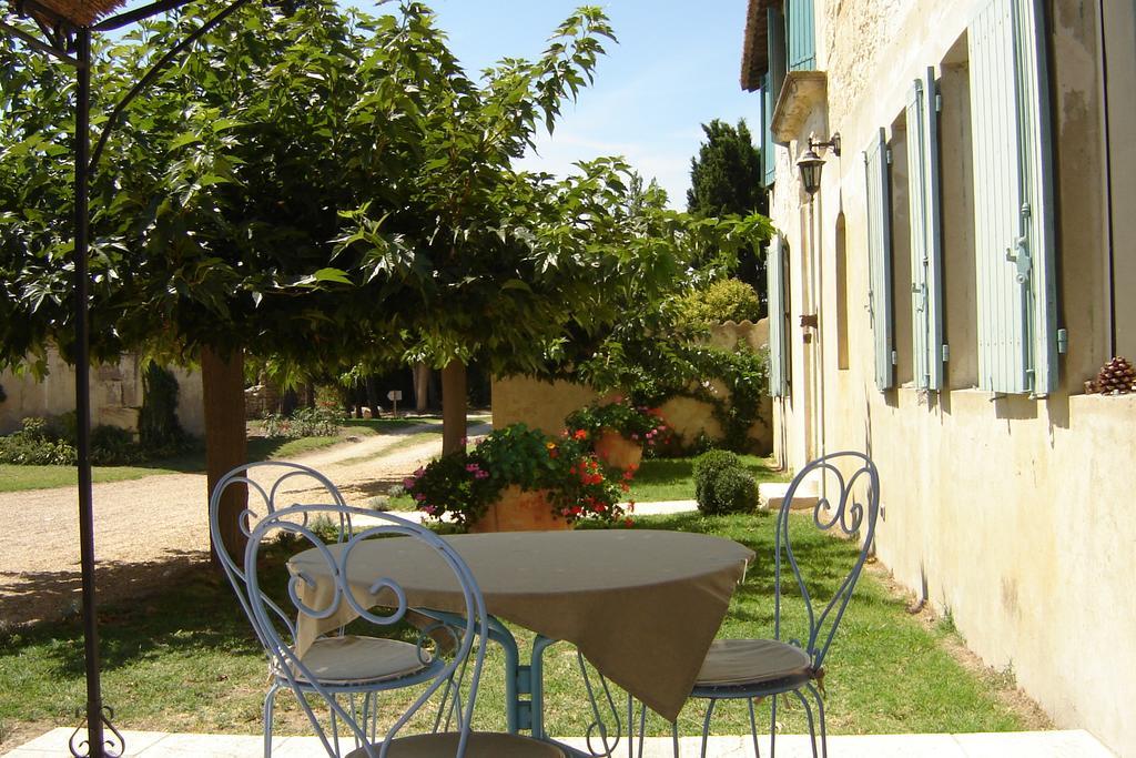 Bed and Breakfast Mas Petit Prince Arles Exterior foto